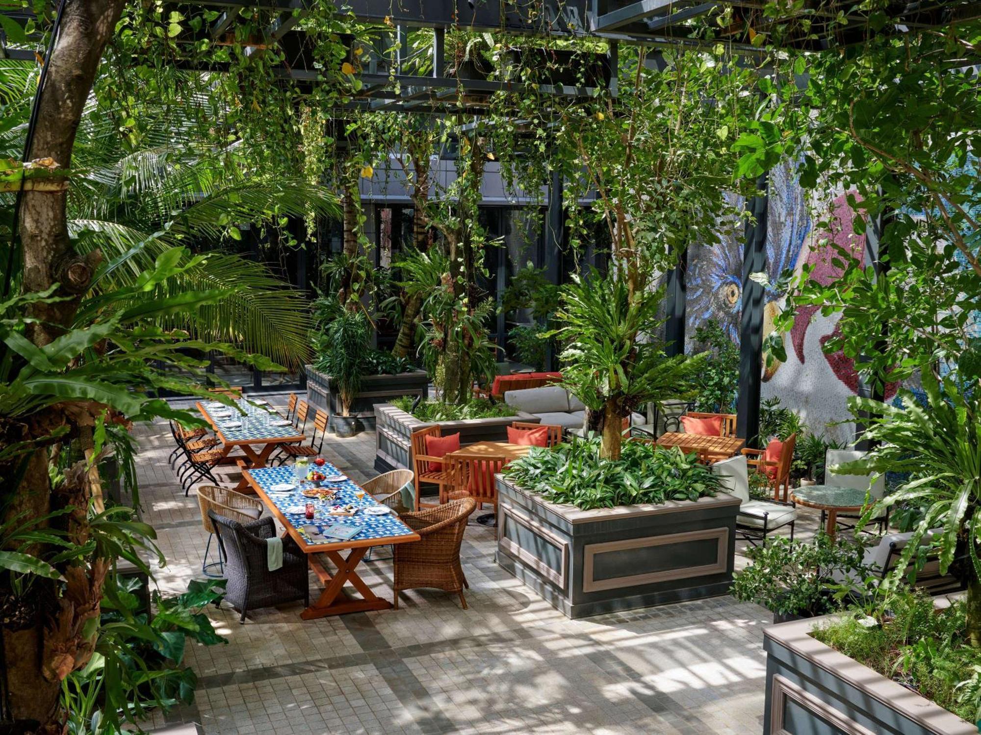 25Hours Hotel Jakarta The Oddbird Exterior foto